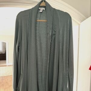 Athleta Pranayama restore wrap, pretty greyish green, seafoam colour in small.
